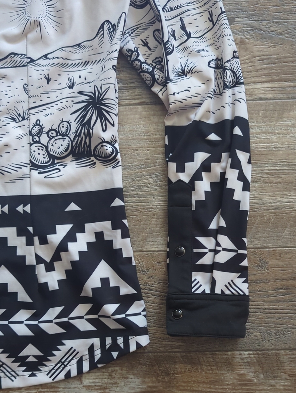 RANCH DRESS'N Fallon Taylor Black & White Southwest Desertscape Rodeo shirt sz S - Picture 10 of 14